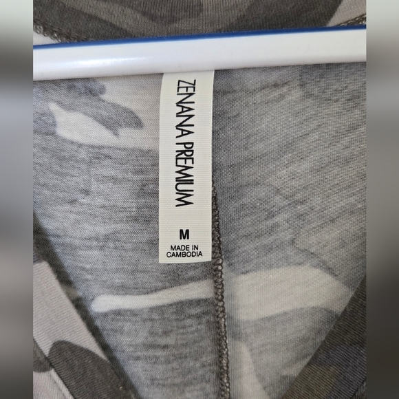 Zenana Premium Camo Tunic Top Medium - Picture 3 of 6